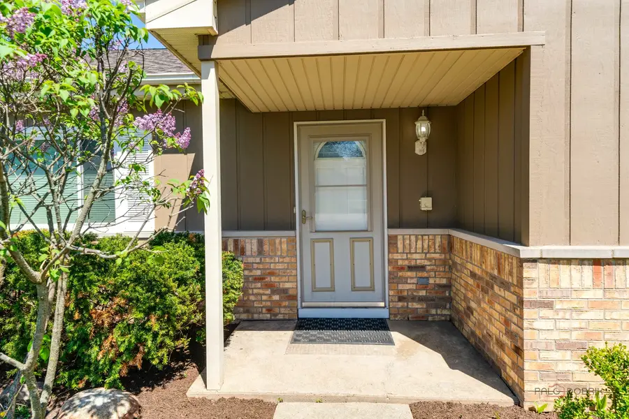 425 Somerset Court, Algonquin, IL 60102 - #2