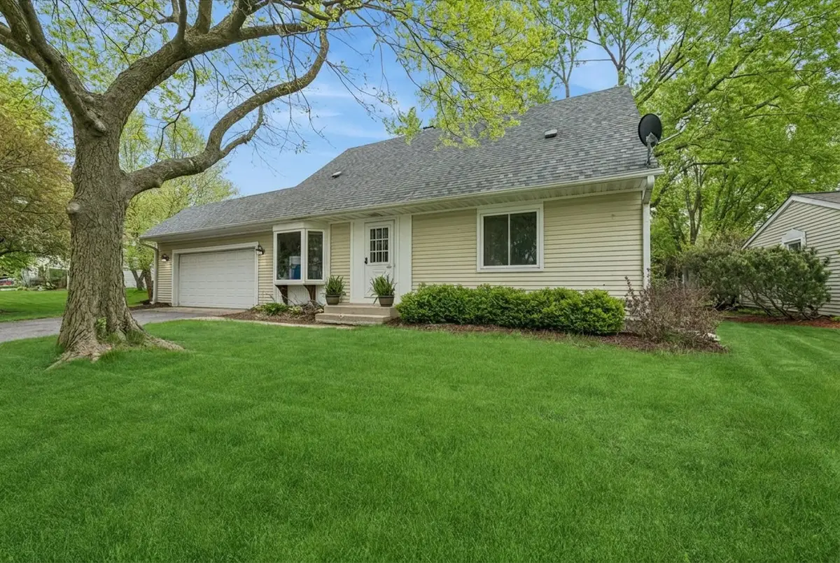 39 Boxwood Lane, Cary, IL 60013 - #1