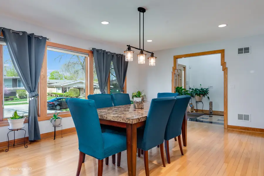 9021 Keeler Avenue, Skokie, IL 60076 - #2