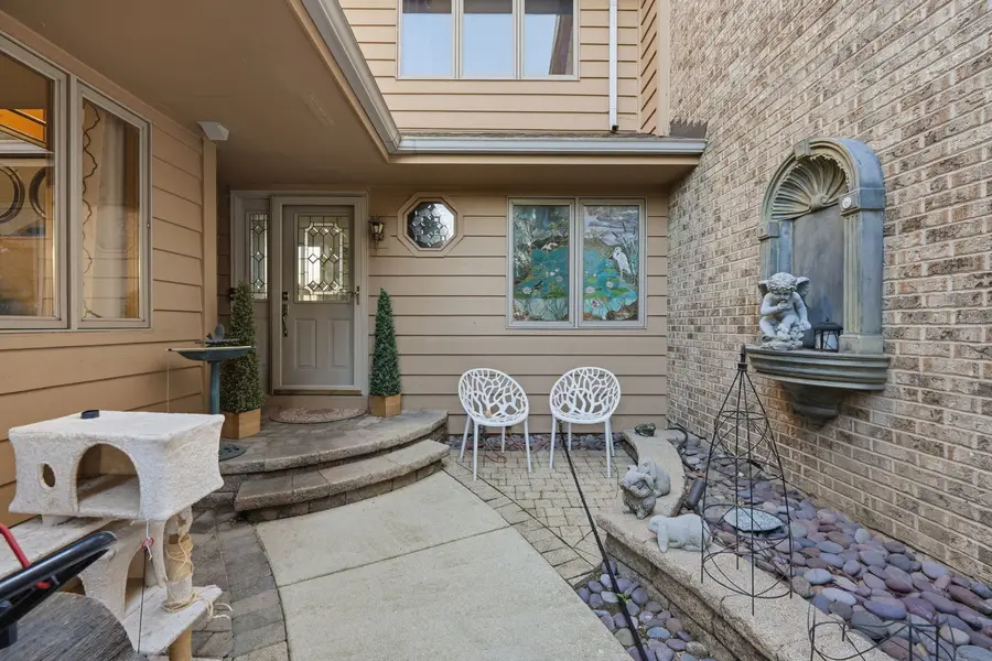 9081 Del Prado Drive, Palos Hills, IL 60465 - #2