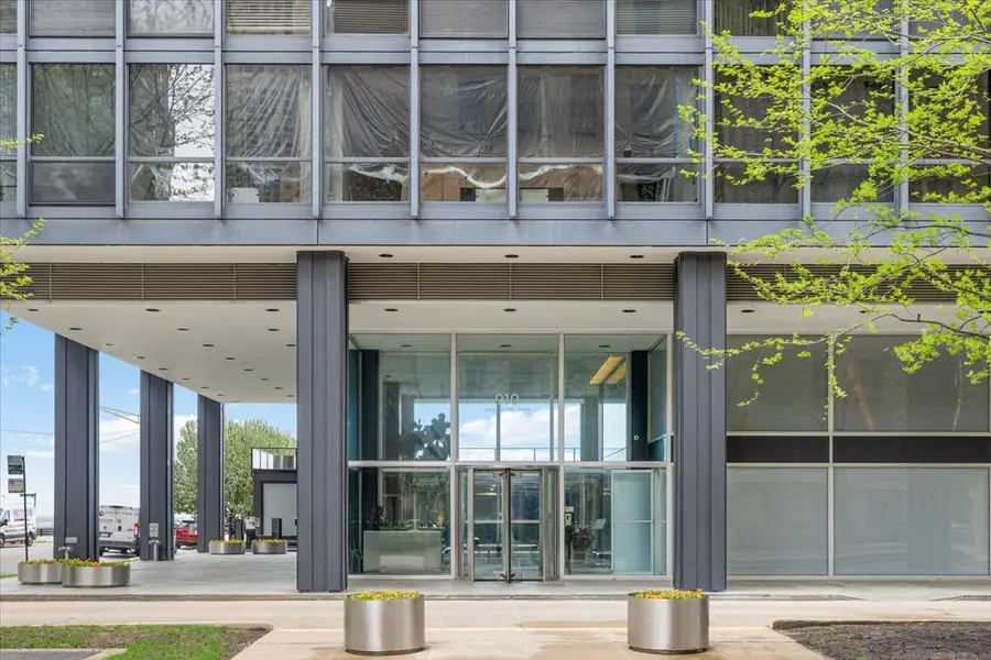 910 N Lake Shore Drive #2820, Chicago, IL 60611 - #3