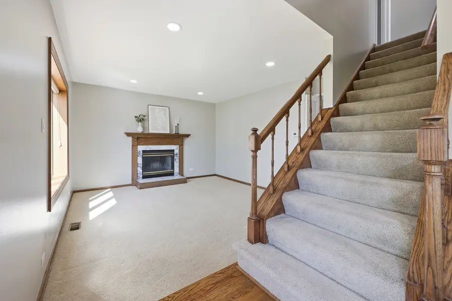 400 Banbury Avenue, Elk Grove Village, IL 60007 - #3