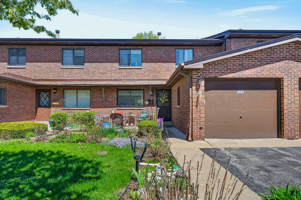 1219 Hunters Lane #1219, Lake Zurich, IL 60047 - #1