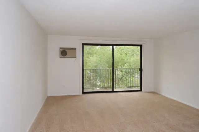 2200 S Stewart Avenue #1C, Lombard, IL 60148 - #3