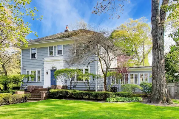 625 E Center Avenue, Lake Bluff, IL 60044