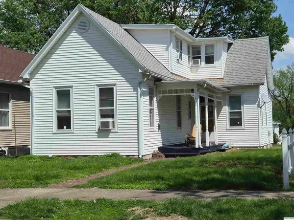 1314 N 10th St, Quincy, IL 62301