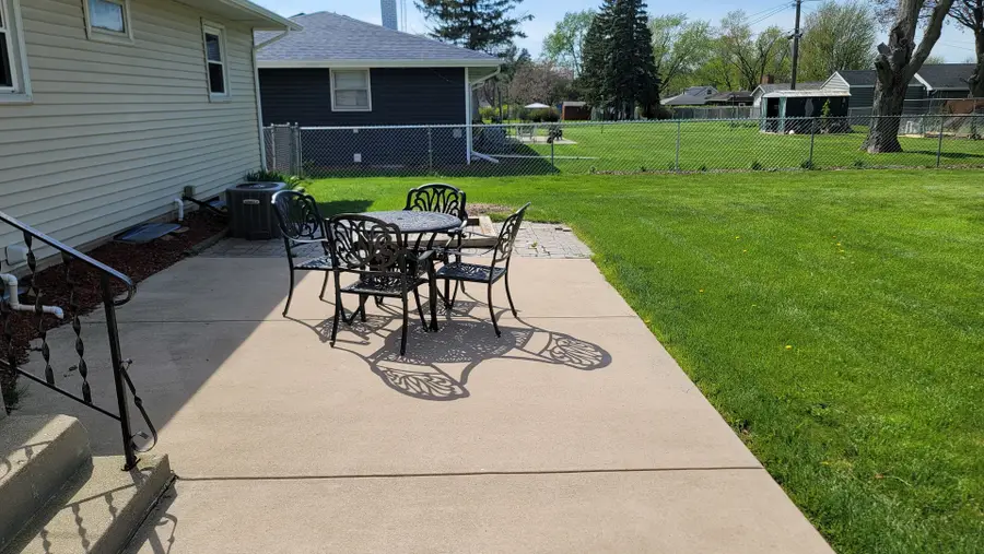 528 Glenwood Drive, Belvidere, IL 61008 - #2