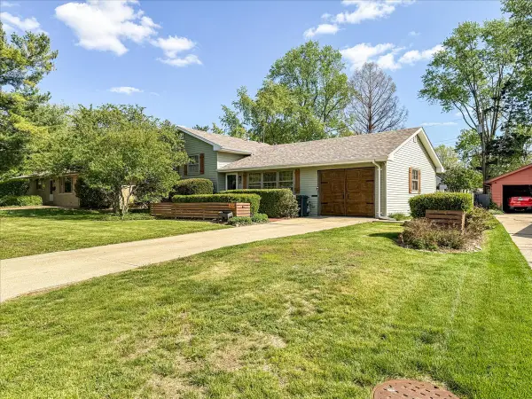 709 E Sunnycrest Drive, Urbana, IL 61801