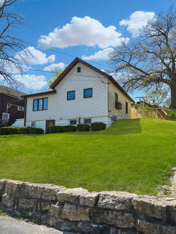 201 Diagonal Street, Savanna, IL 61074
