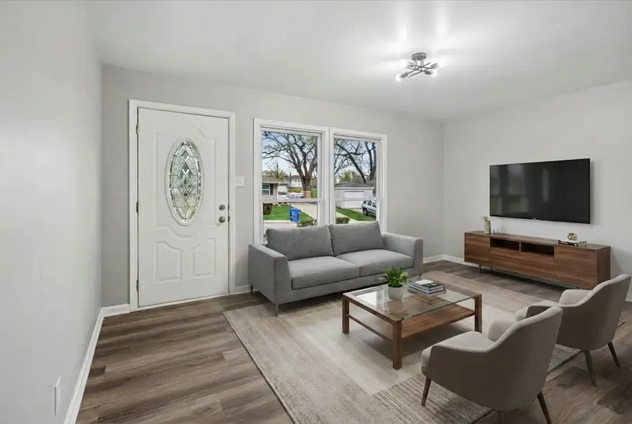 972 Osage Court, Carpentersville, IL 60110 - #3