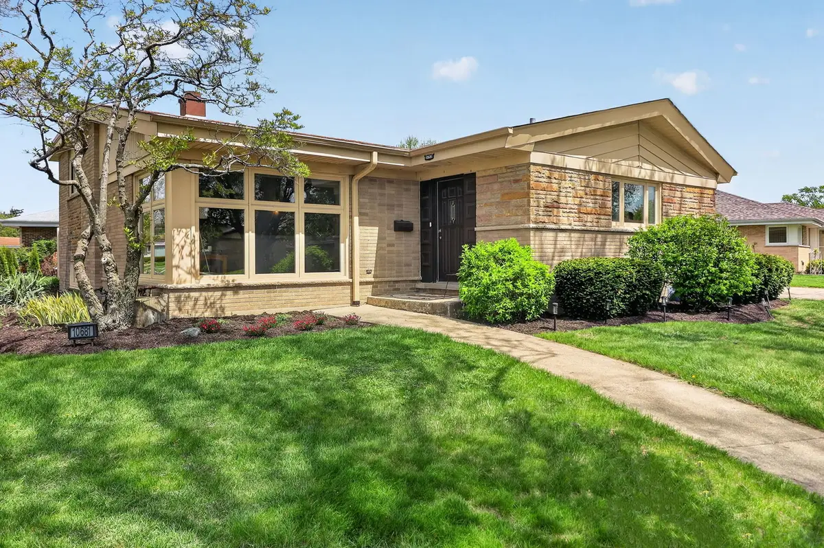 10681 Newbury Street, Westchester, IL 60154 - #1