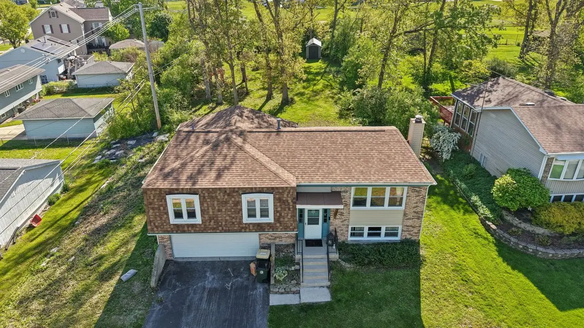 7901 Iroquois Court, Woodridge, IL 60517 - #1