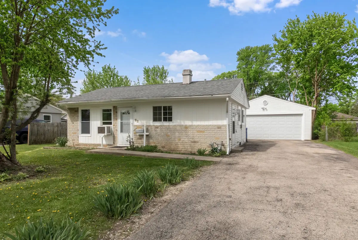 22 Wren Road, Carpentersville, IL 60110 - #1