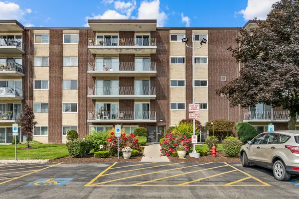 2900 Maple Avenue #17E, Downers Grove, IL 60515