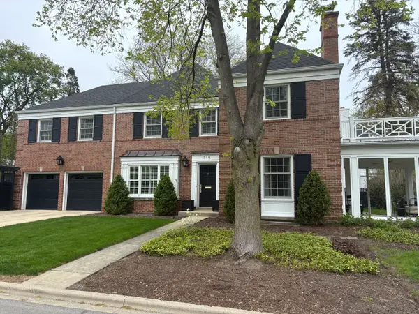 516 E Fairview Street, Arlington Heights, IL 60005