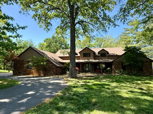 833 N 27th Street, Mt Vernon, IL 62864