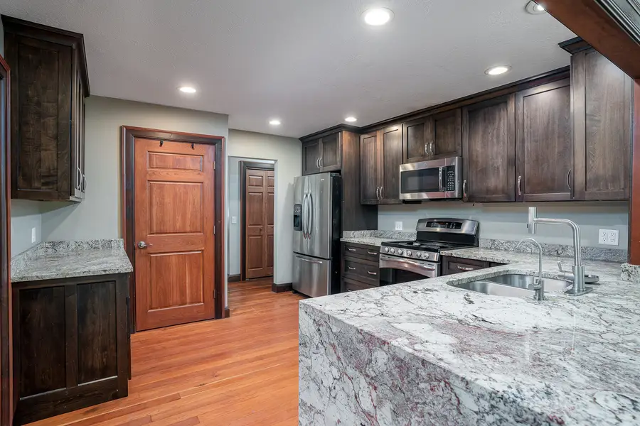 10 Woodley Road, Rock Island, IL 61201 - #3