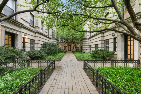 2730 N Pine Grove Avenue #1N, Chicago, IL 60614