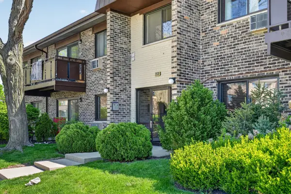 2638 N Windsor Drive #102, Arlington Heights, IL 60004
