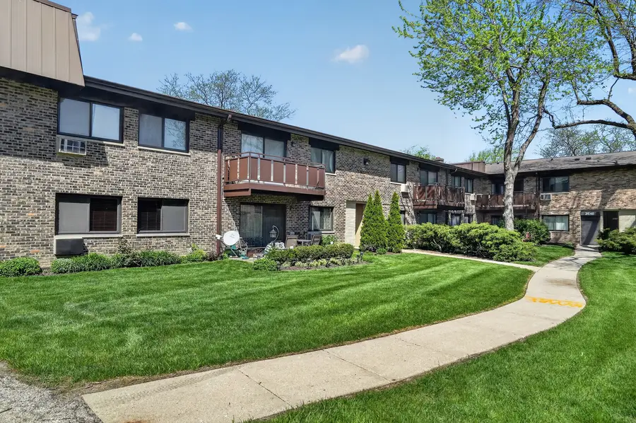 2638 N Windsor Drive #102, Arlington Heights, IL 60004 - #3