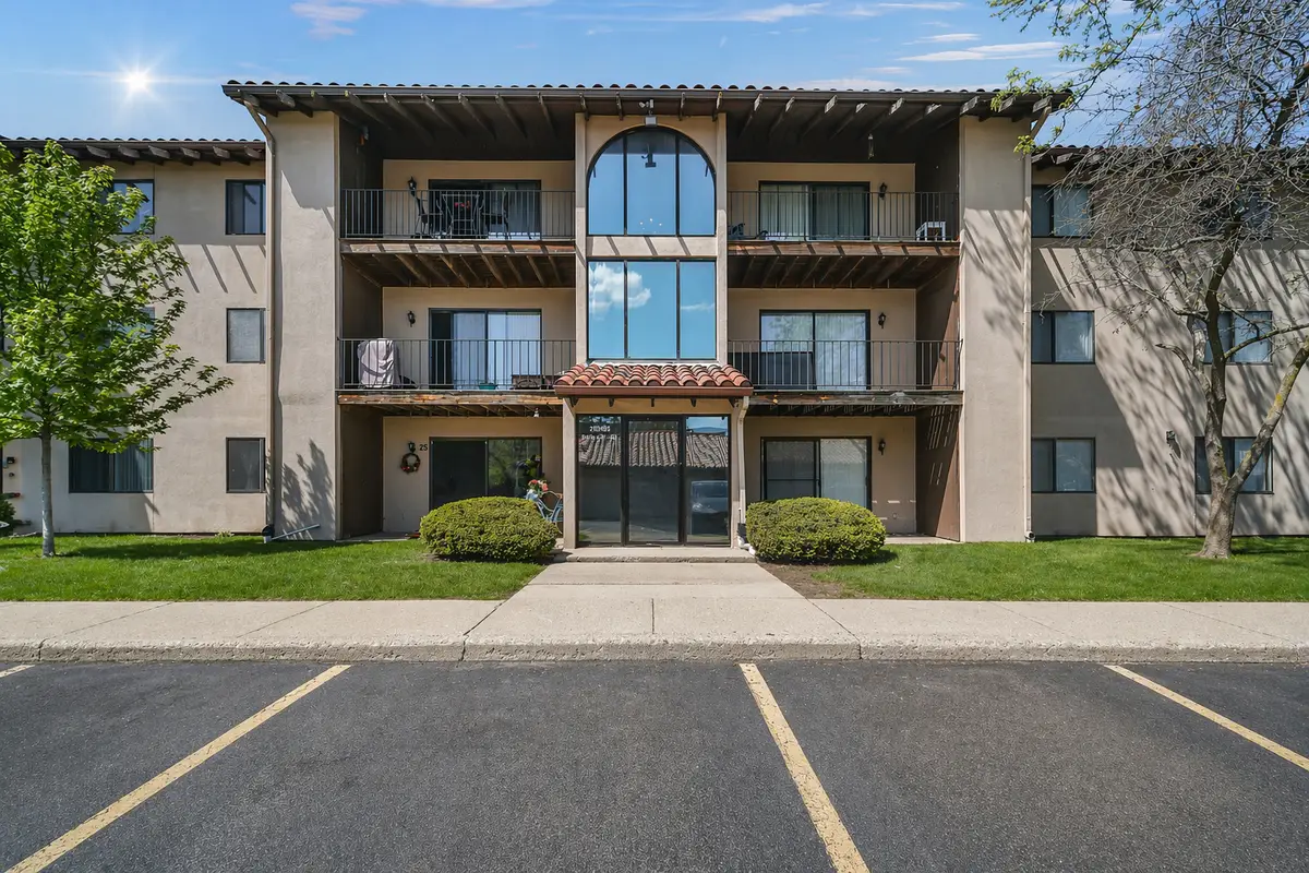 21W581 North Avenue #30, Lombard, IL 60148 - #1