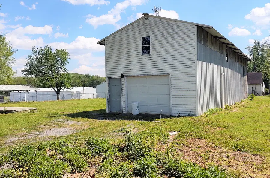 288 E Illinois Avenue, Shawneetown, IL 62984 - #2