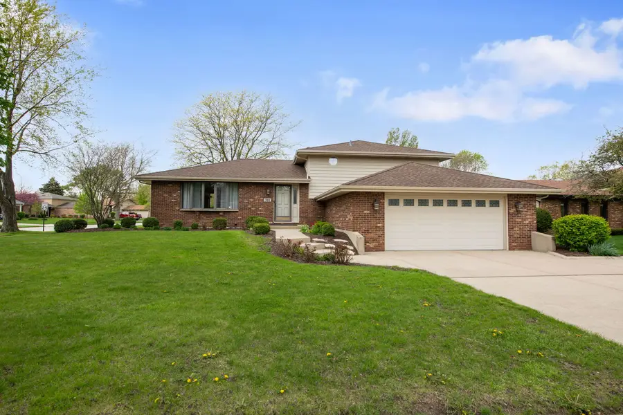 301 Greenfield Road, Shorewood, IL 60404 - #2