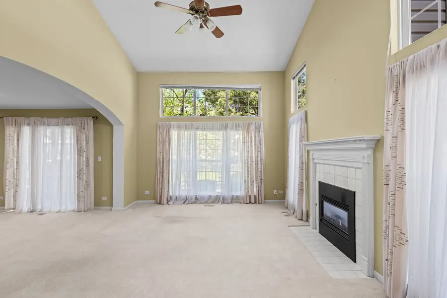 828 Old Checker Road, Buffalo Grove, IL 60089 - #3