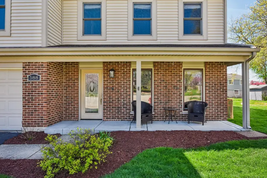 588 Kingston Court, Roselle, IL 60172 - #3