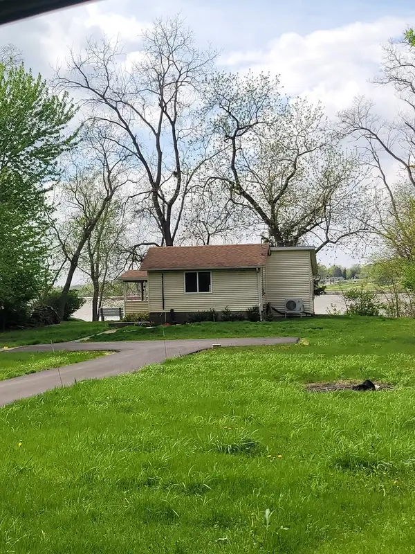 2365 S High Street, Port Byron, IL 61275