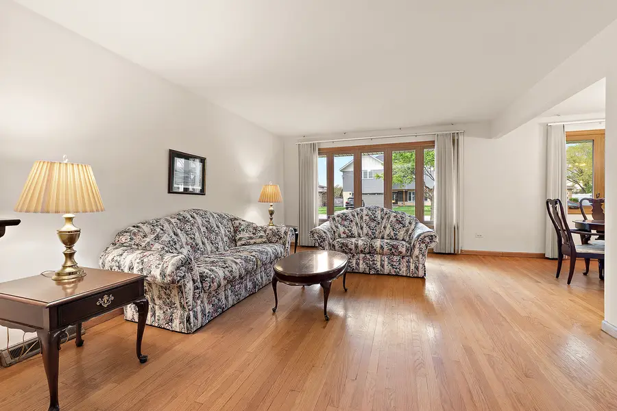 6612 W 92nd Street, Oak Lawn, IL 60453 - #3