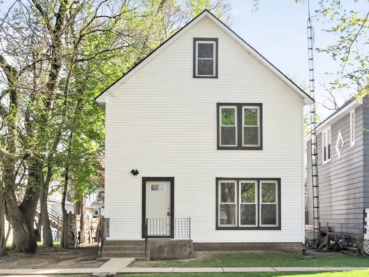 224 E Garden Street, Dekalb, IL 60115 - #1