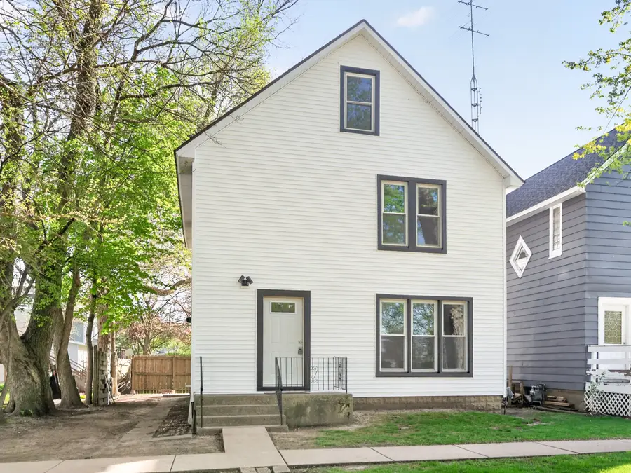 224 E Garden Street, Dekalb, IL 60115 - #2