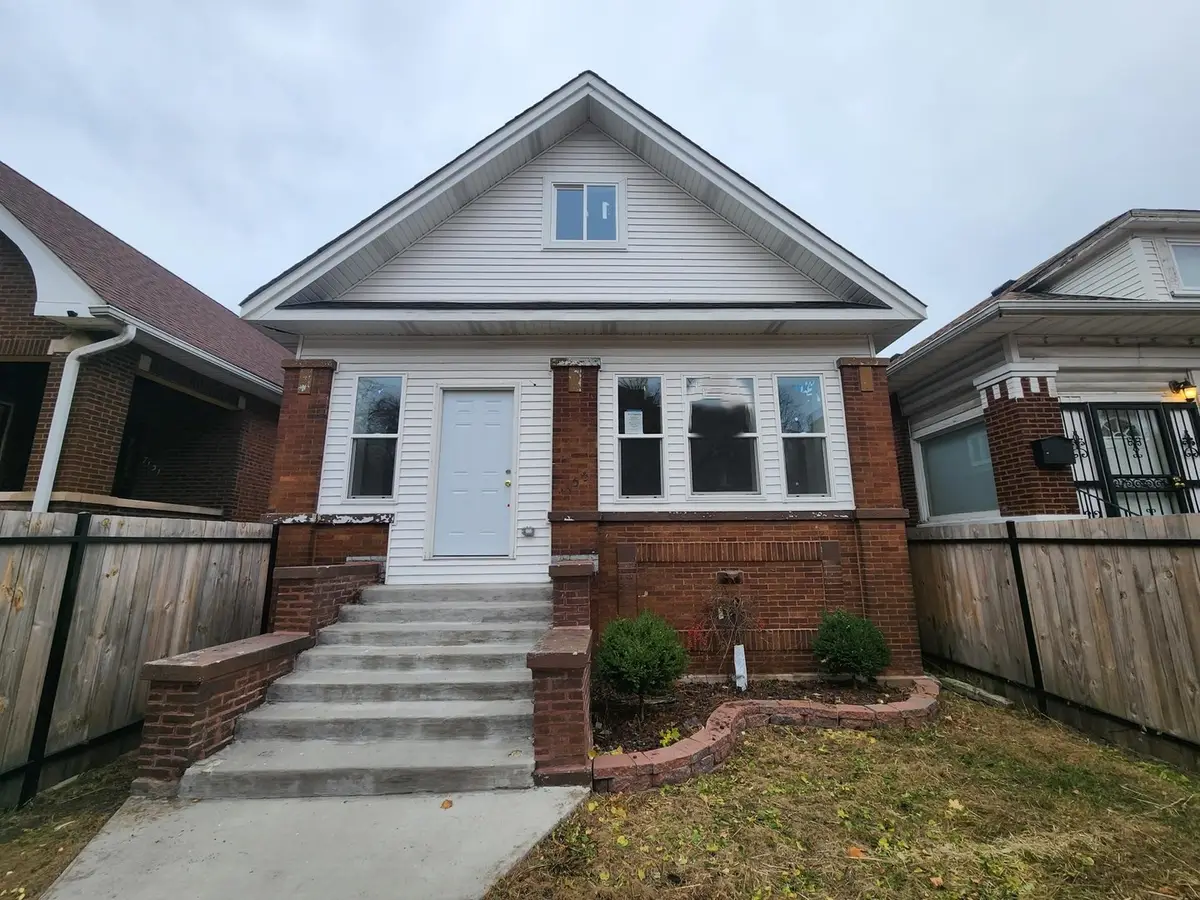 7133 S Constance Avenue, Chicago, IL 60649 - #1