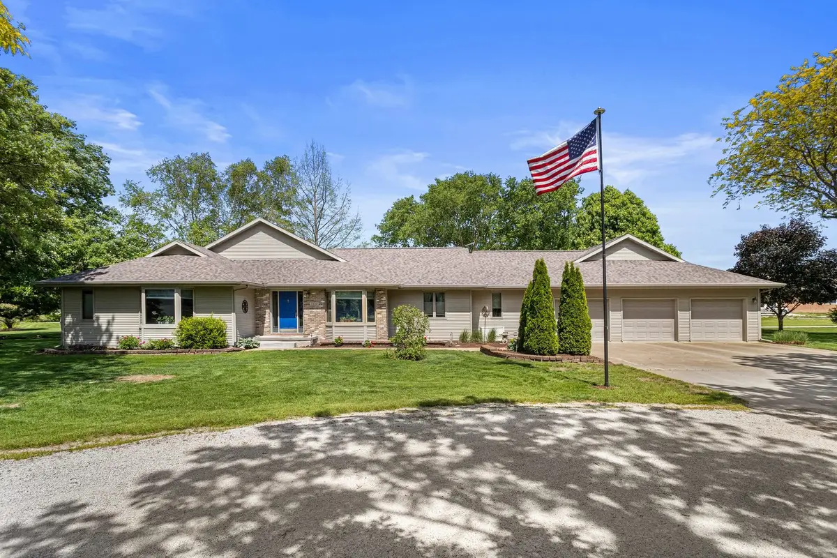 3260 Greenwood Drive, Dewey, IL 61840 - #1