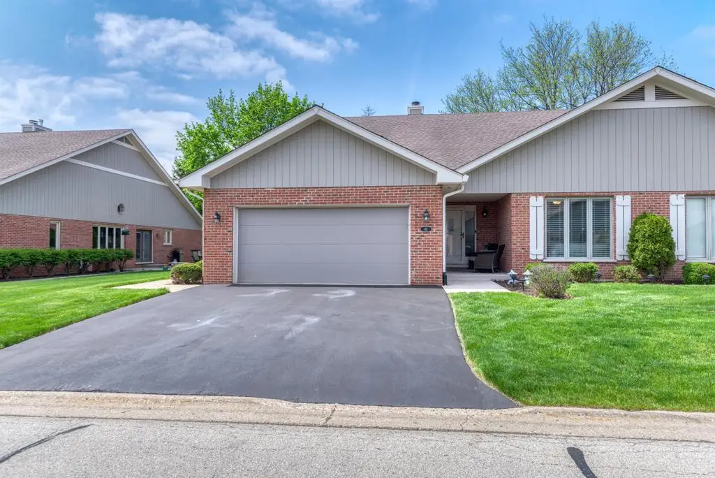 42 Royal Lane, Bloomingdale, IL 60108 - #1