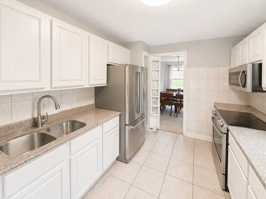 913 Flossmoor Avenue, Waukegan, IL 60085 - #2