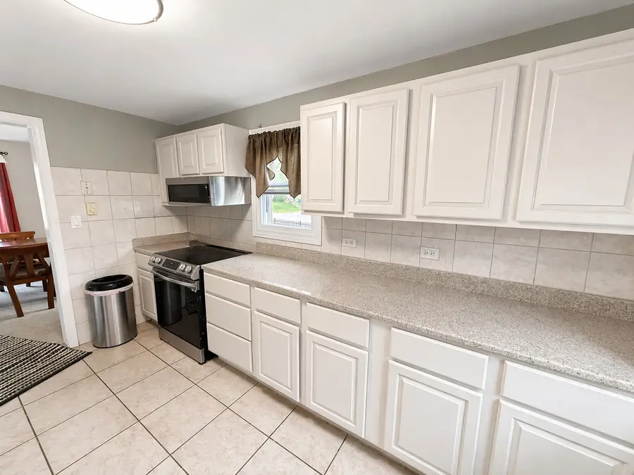 913 Flossmoor Avenue, Waukegan, IL 60085 - #3