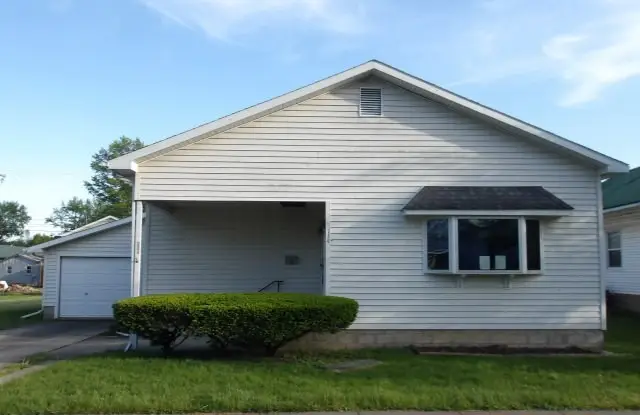 114 E 7th Street, Flora, IL 62839 - #1