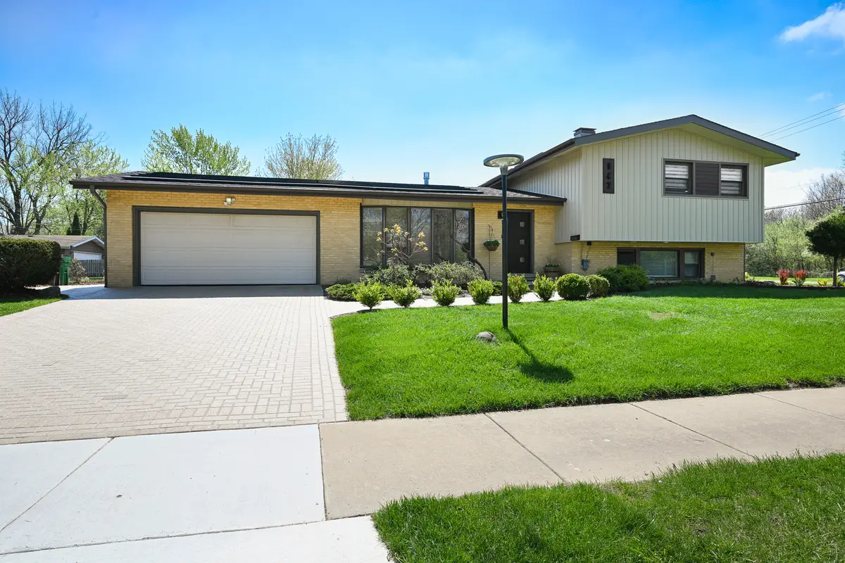 143 N Circle Avenue, Bloomingdale, IL 60108 - #1