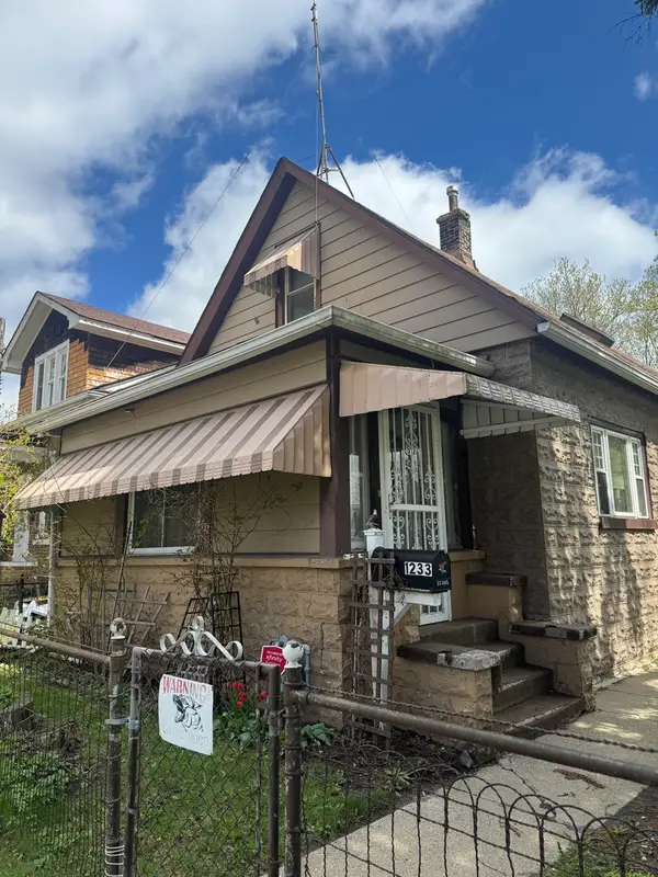 1233 Park Avenue, North Chicago, IL 60064