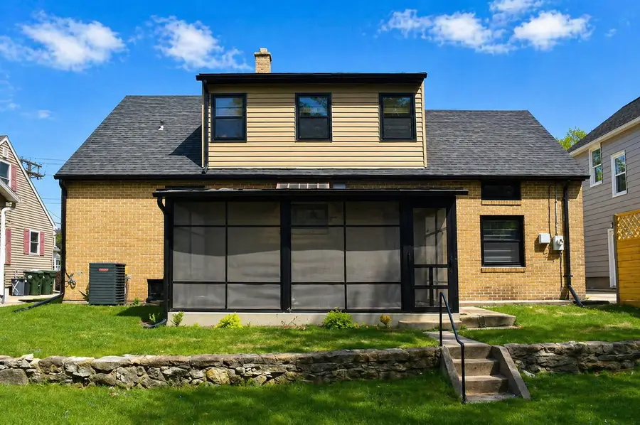 1509 5th Avenue, Sterling, IL 61081 - #2