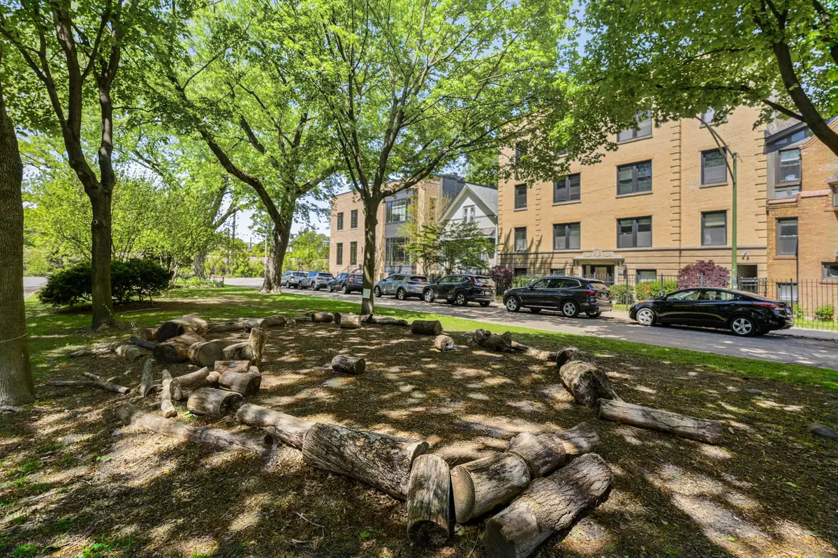 1744 W Henderson Street #2, Chicago, IL 60657 - #1