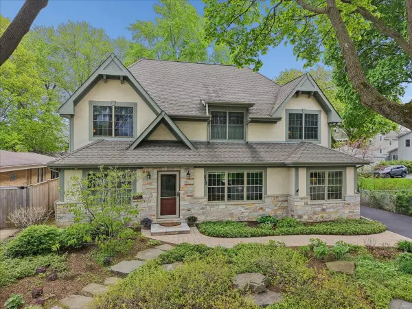 512 Oak Street, Libertyville, IL 60048