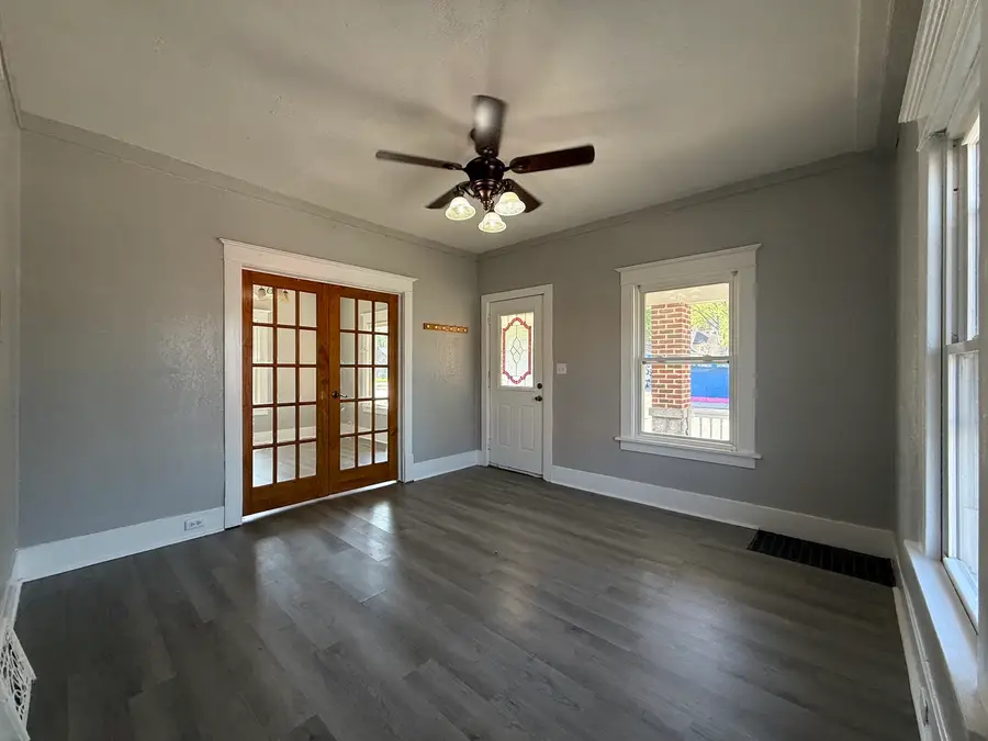 4315 4th Avenue, Moline, IL 61265 - #3