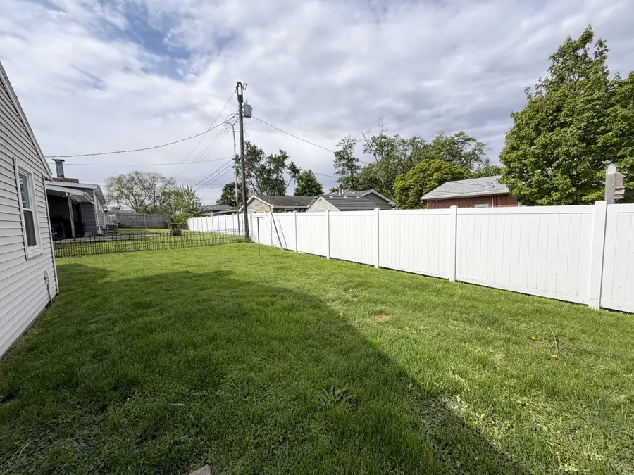 1 Cottonwood Street, Bloomington, IL 61701 - #3