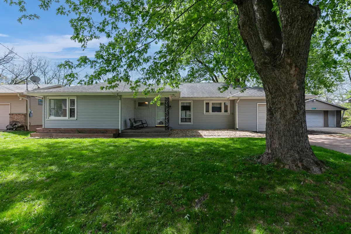 112 Cliff Drive, Carbon Cliff, IL 61239 - #1