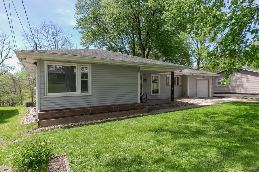 112 Cliff Drive, Carbon Cliff, IL 61239 - #2