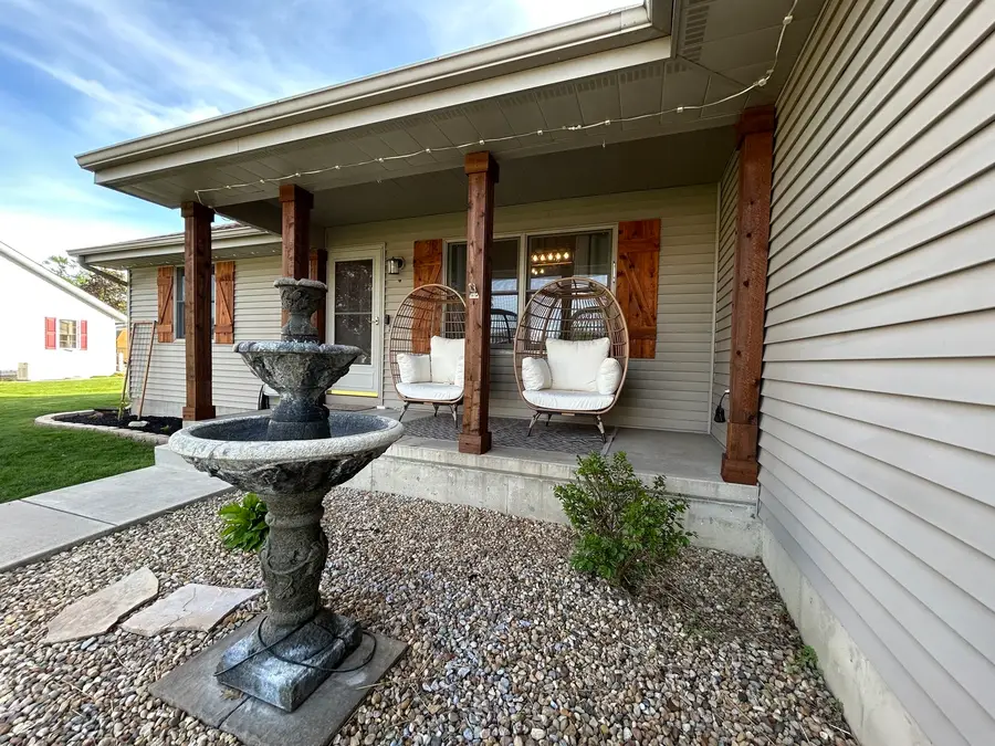 1711 Peri Drive, Mendota, IL 61342 - #2