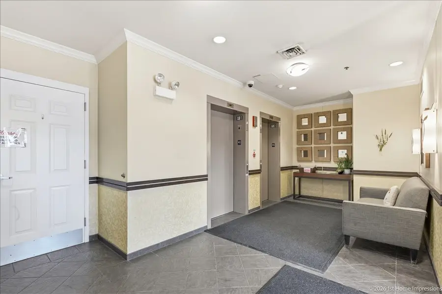 9530 Cook Avenue #411, Oak Lawn, IL 60453 - #3